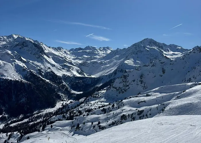 Cosy In Out In Haute Pracondu - Draps Serviettes Et Nettoyage Inclus アパート